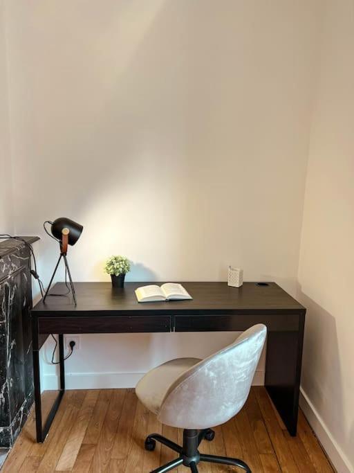 Le Spacieux Et Confortable A 15min De La Gare Appartement